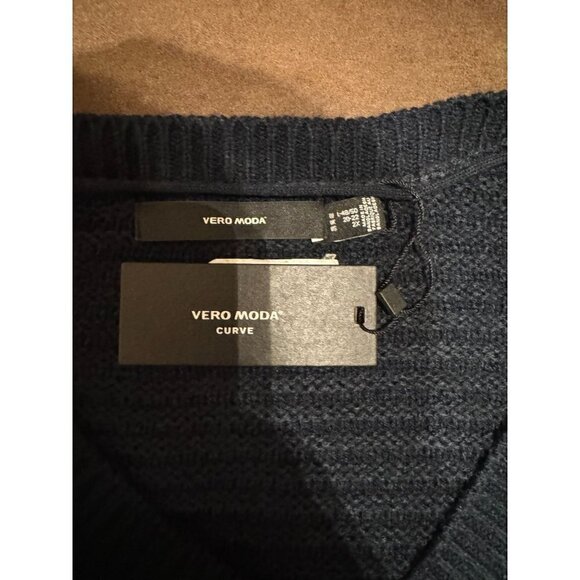 Vero Moda Long V-Neck Sweater NWT - Picture 5 of 7